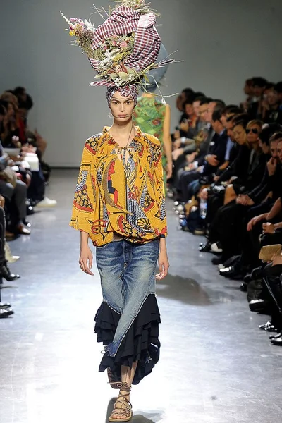 Look 24